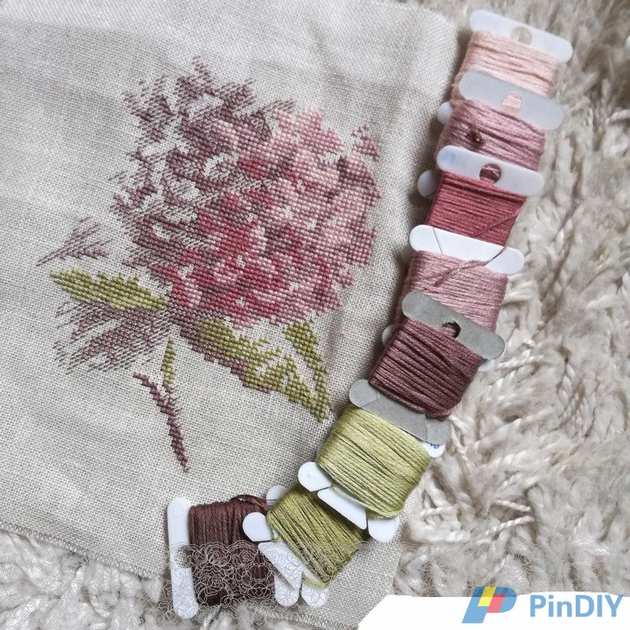 Veronique Enginger, hortensie , cross stitch, point de croix (2) másolata.jpg