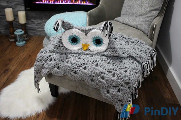 hooded_owl_blanket_1_medium2.jpg
