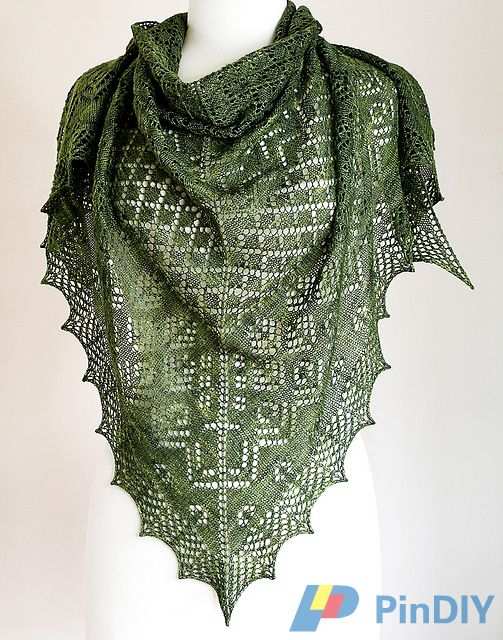 Lace triangle  003.JPG