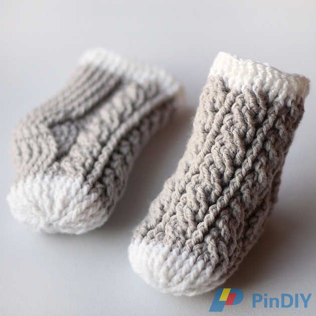 Harlow Cable Socks2.jpg