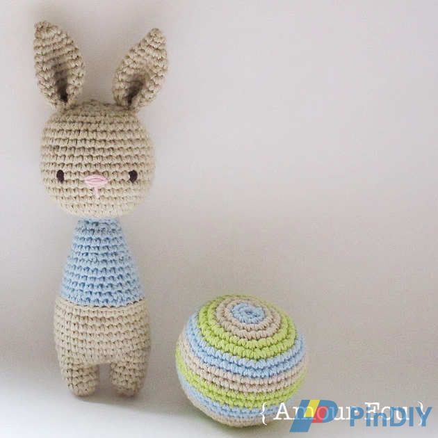 Bunny rattles + ball