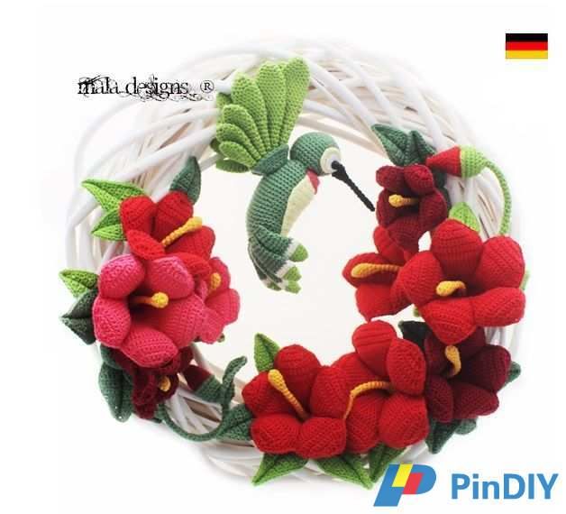 Hummingbird with hibiscus - mala design.jpg