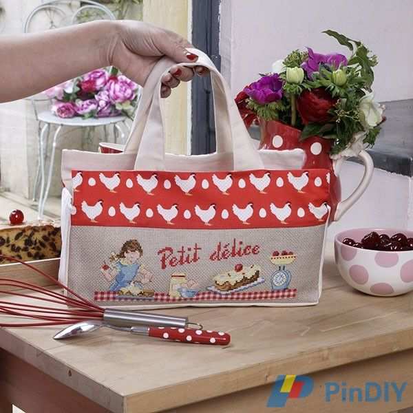 aida-porte-cake-petits-delices-a-broder-au-point-de-croix.jpg