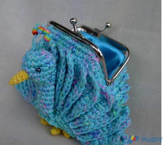 purse with clasp peacock
