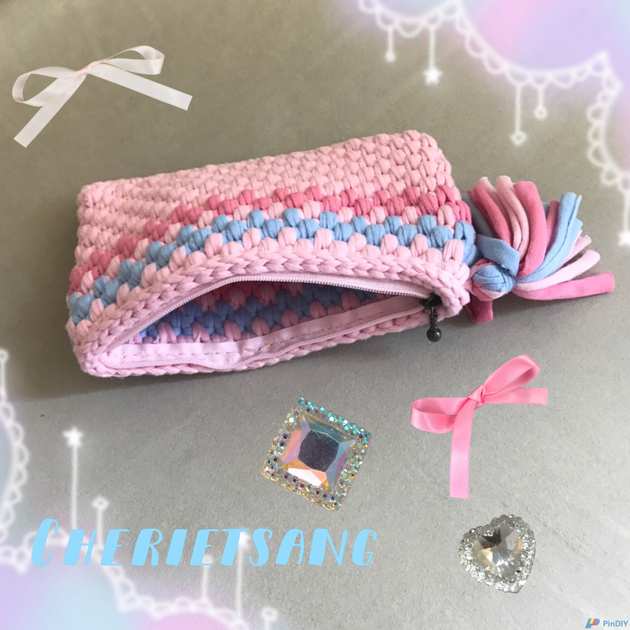 Tshirt yarn crochet bag 2.jpg