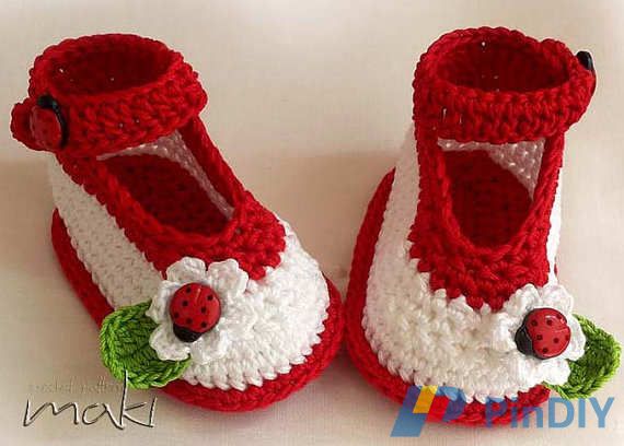 Baby booties Ladybug ankle strap 104.jpg