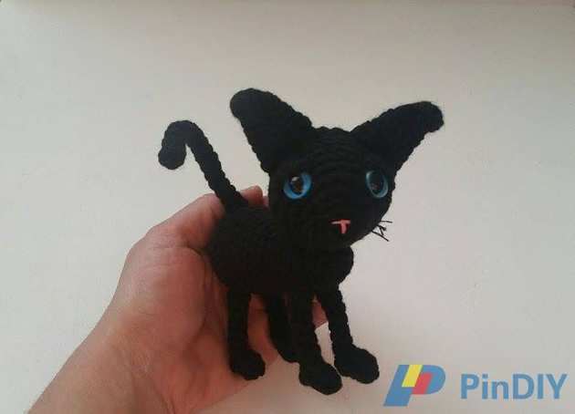 Coraline cat by Amidorable crochet - eng.jpg