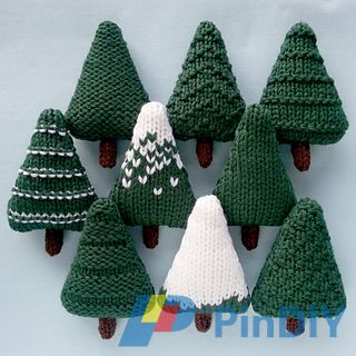 Christmas_Trees_Knitted_Pattern_small2.jpg