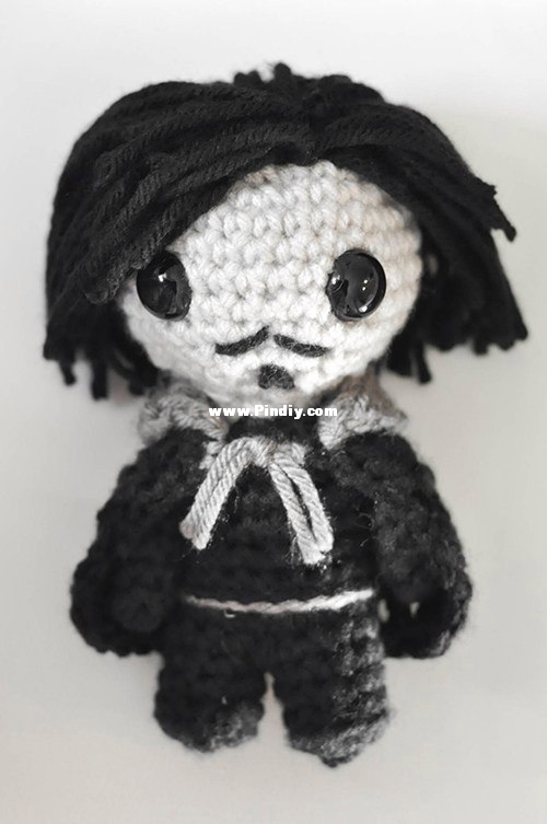 love amigurumi - mini jon snow.jpg