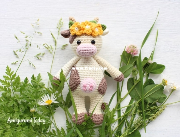 Cuddle-Me-Cow-crochet-pattern.jpg