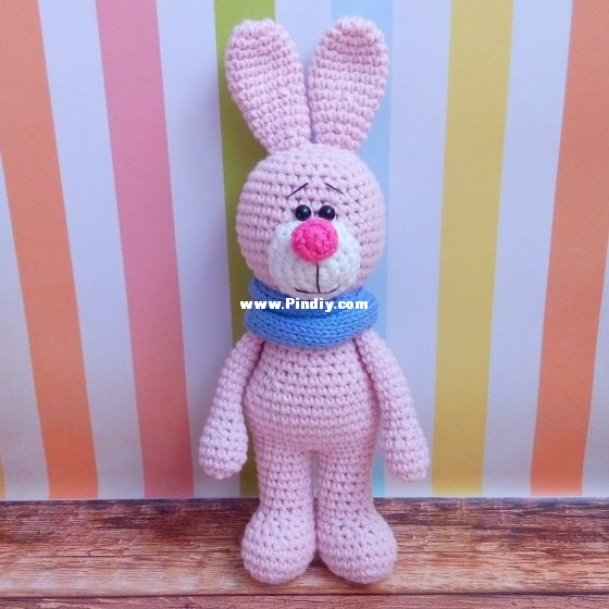 crochet-bunny-with-snood-free-amigurumi-pattern.jpg