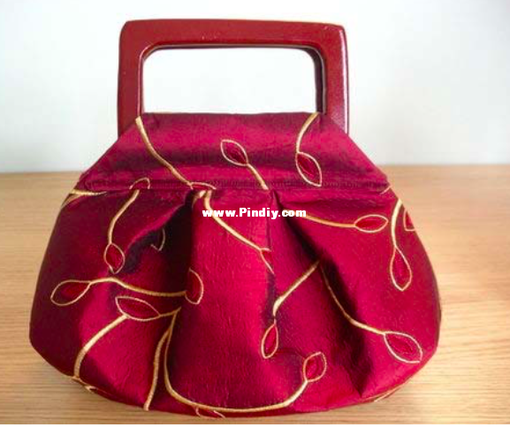 Silk Pleated and Darted purse Tutorial.png