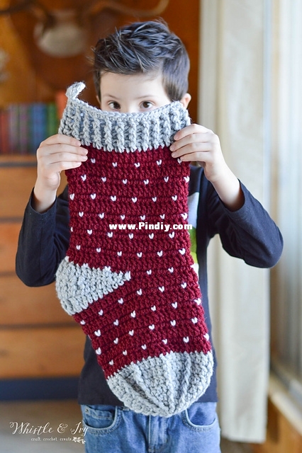 crochetsnowfallstocking5_medium2.jpg