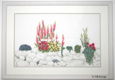 748 Blumenzauber an der Gartenmauer Bild.jpg