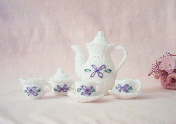tea_set_hires_medium2.png