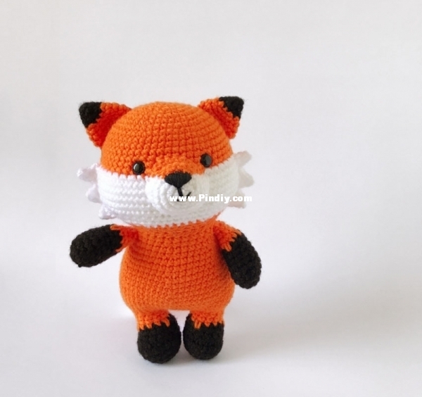 amigurumi-189Flynn-the-friendly-fox.jpeg