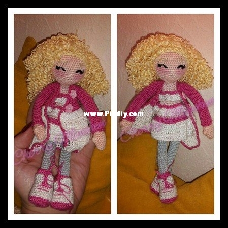 Mini Zoe curls head