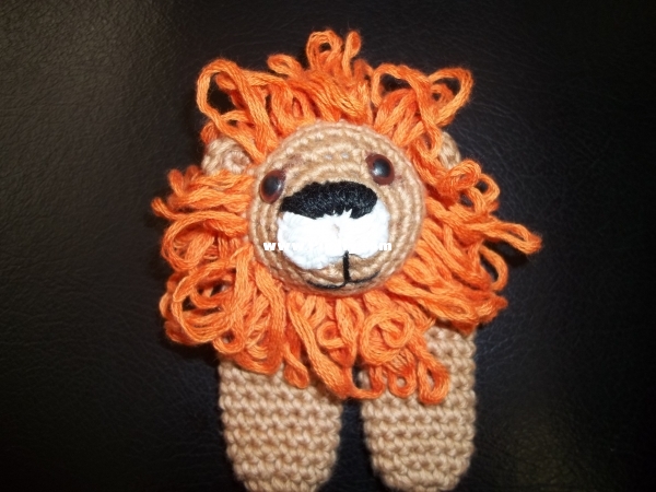 Lion finger puppet.JPG