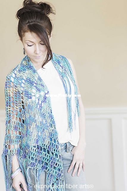boho-triangle-shawl-free-crochet-pattern-3_medium2.jpg