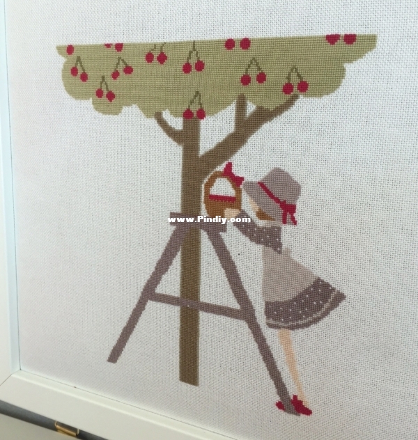 constance au verger.jpg