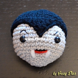 crochet-vampire-dracula-free-suzy-dias-ravelry1_small2.jpg