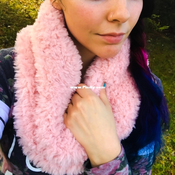 Fuzzy Feels Cowl.jpg