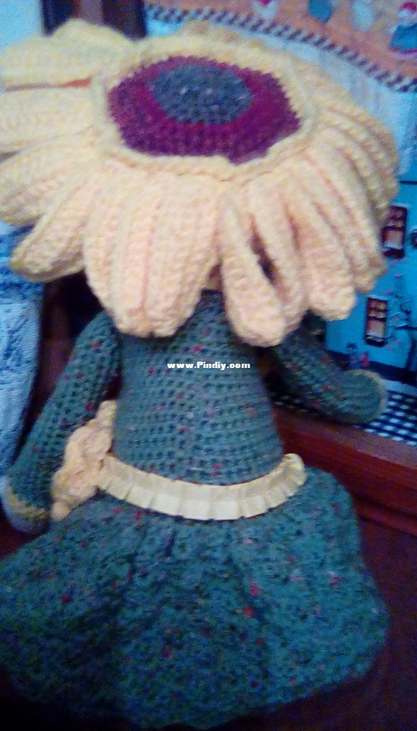 sunflower girl 1.jpg