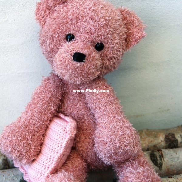 Teddy with blanket and pillow - Trunte by Go Handmade.jpg