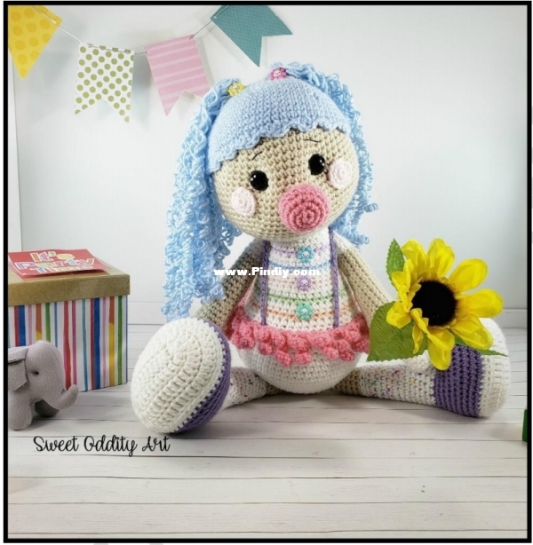 Sweet Oddity Art - Carolyne Brodie - Clementine  the Clown 
