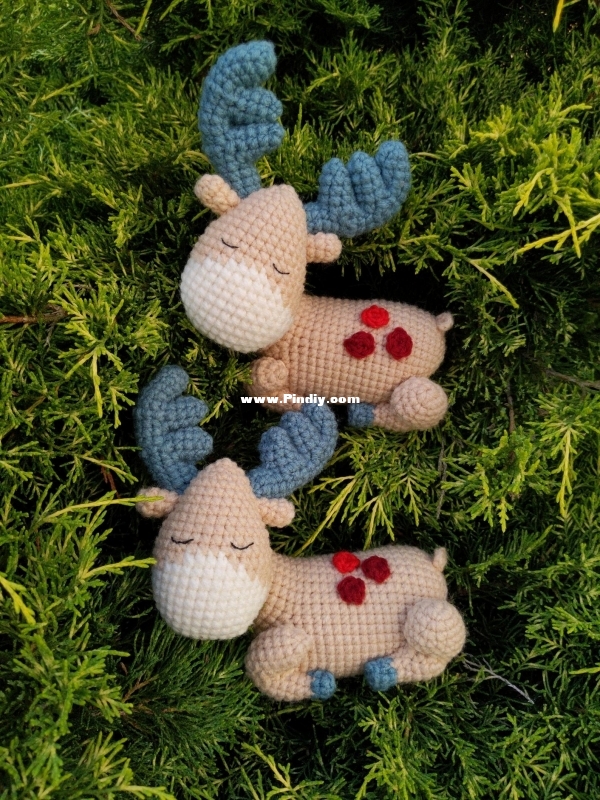 Den the Moose - Knitted Story Bears - Vira Velmozhna.jpg