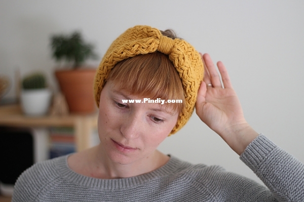 Chunky Herringbone Headband - Teti - Nutsknitwear Design_1.JPG
