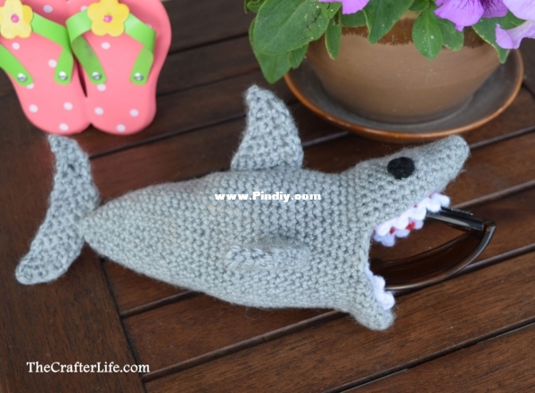 Shark Sunglass Case - The Crafter Life - Chelsea Roberts_2.jpg