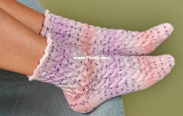 Socks with Cables by Hobbii Design0.jpg