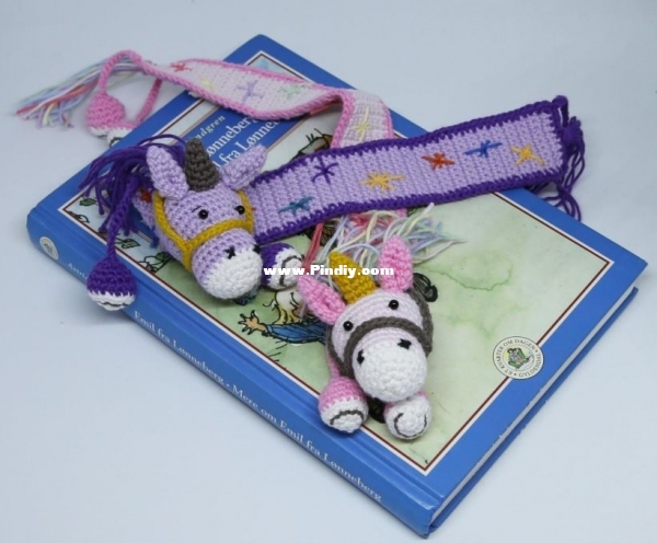 Unicorn Bookmark - Magdalena Cieslinska_1.jpg