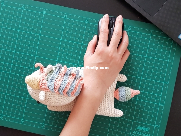 Unicorn Crochet Wrist Rest Cushion - OneZeroCrochet_1.jpg