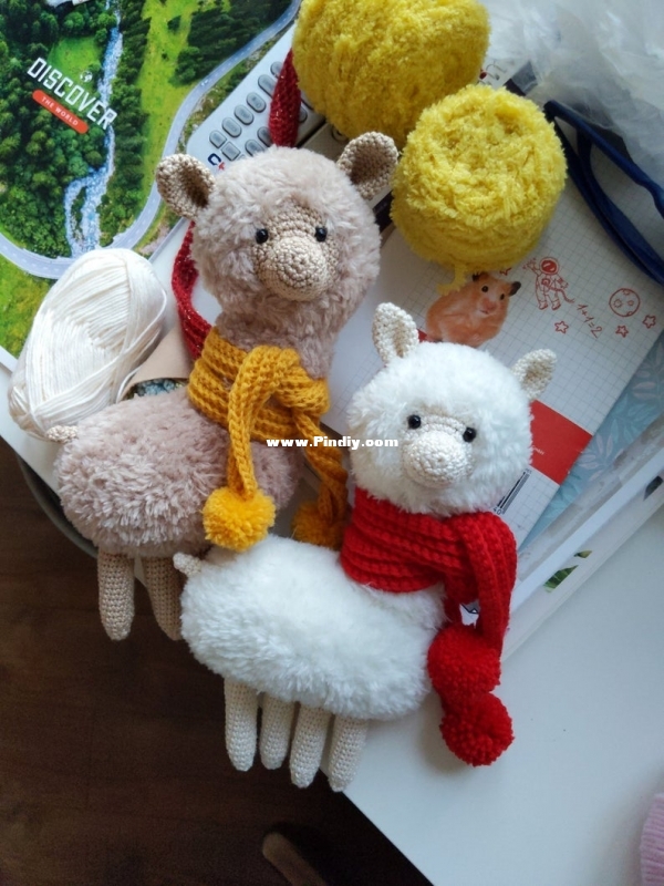 Llama Alpaca - Knitted Story Bears - Vira Velmozhna.jpg
