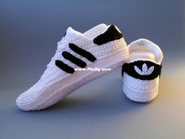 crochetsneakers.jpg