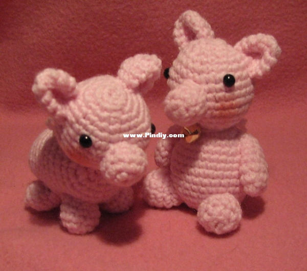 Crafts by AP - Armina Parnagian - Witty Bitty Piggy Twins.jpg