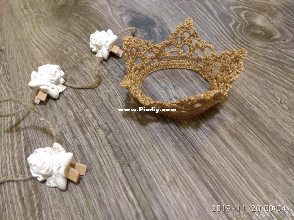 Crocheted crown for a little girl