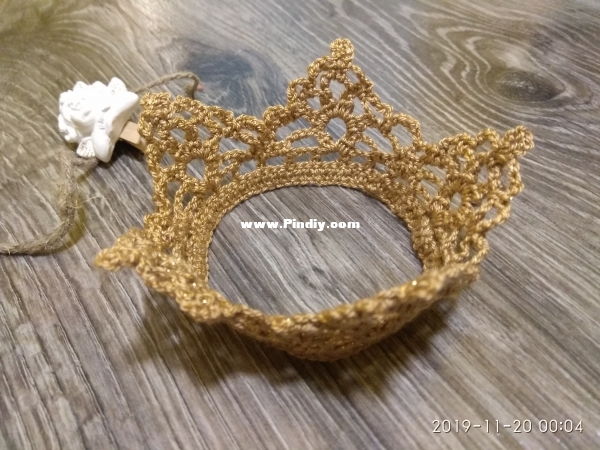 Crocheted crown for a little girl