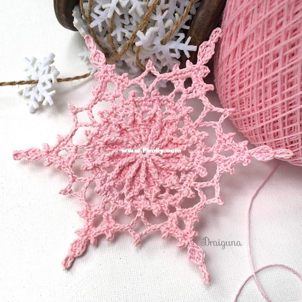 Wispweave Snowflake - Draiguna - Julia Hart.jpg