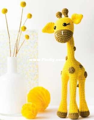 amicella.de-Marie Clesse-Crochet Amigurumis Diana The Giraffe.jpg
