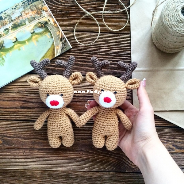 Olga Askarova - Christmas Reindeer - Translated - Free.jpg