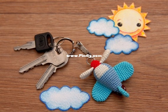 Ds Mouse Bears - Mila Kralina - Airplane Keychain Amigurumi - Russian - Free.jpg