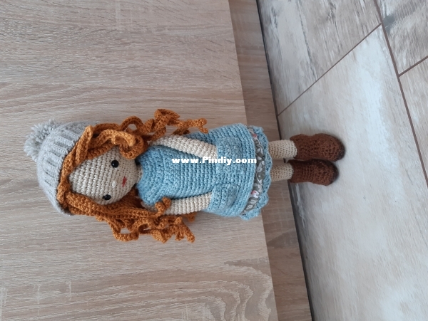 Based on Nina HookCreations Brianna with some changes.