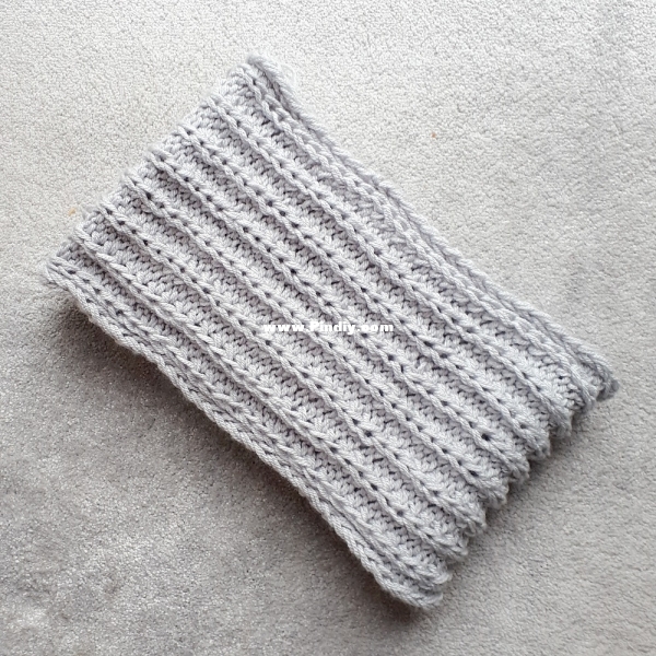 Silver_Ribbed_Scarf_3.jpg