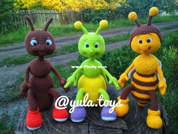 Yula Toys - Yulya Zapalskaya - Insects - Bugs.jpeg