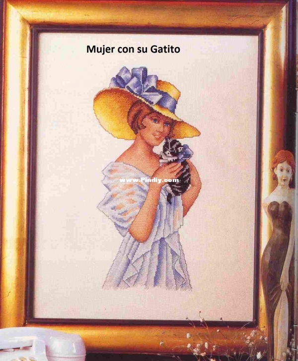 Mujer con su Gatito1.jpg