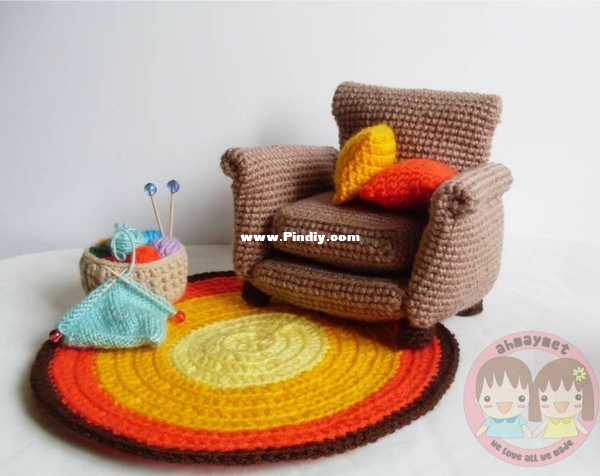 Armchair with 2 cushions and rug-1.jpg