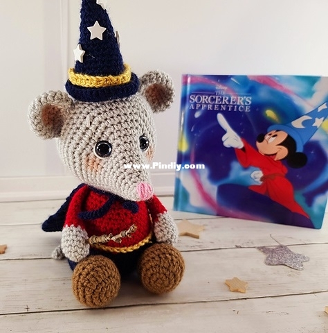 Merlin Mouse - Sweet Oddity Art - Carolyne Brodie.jpg